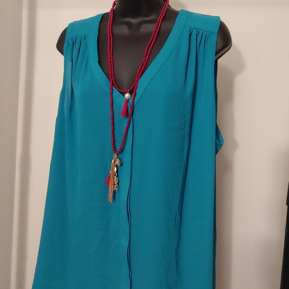 Worthington sleeveless top